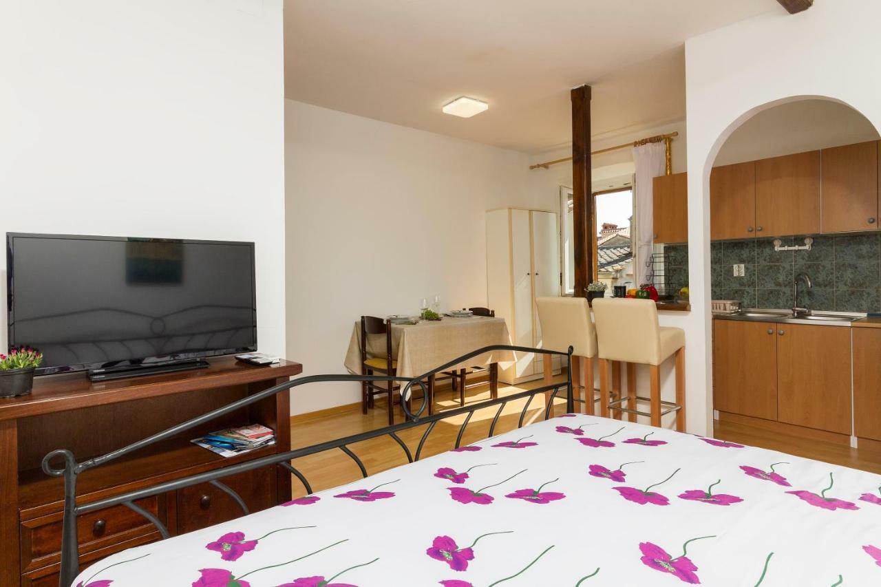 Studio Apartman Ela Póla Kültér fotó